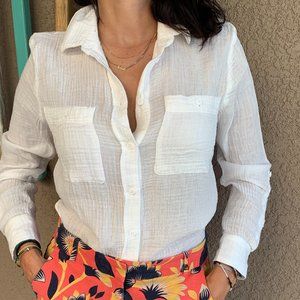 Gauzy White Long Sleeve button down short - Size S